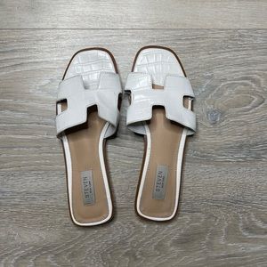 Harlien croc sandal